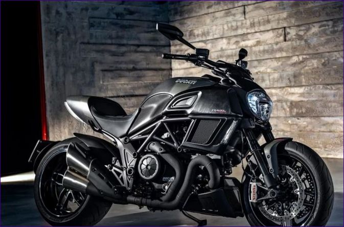 Ducati Diavel Carbon