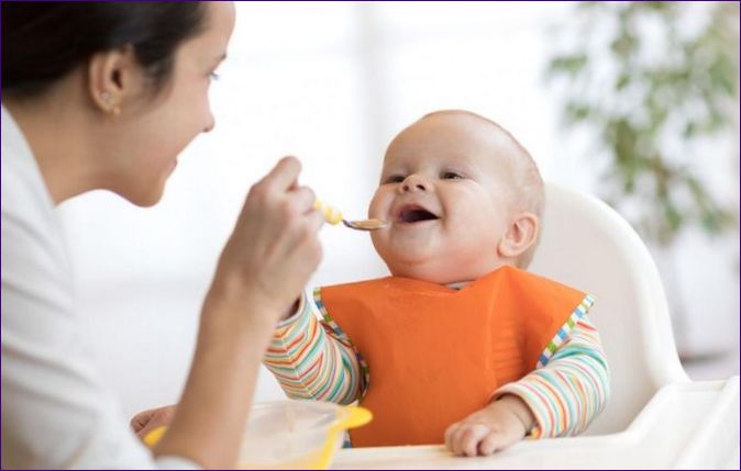 Wat te voeden: Wat baby kan eten met 3 maanden