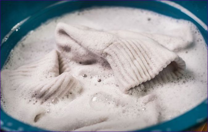 Hoe witte sokken te wassen